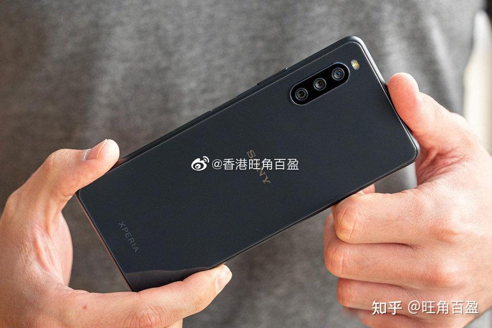 索尼xperia10iii与xperia10ii对比图x10iii更小巧些