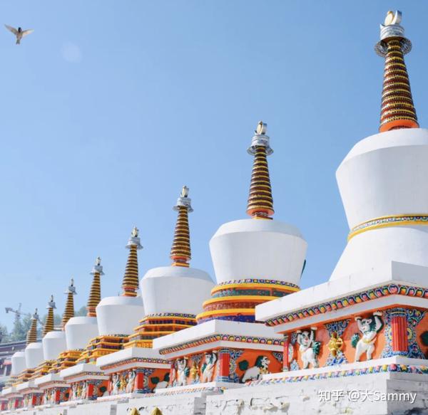 塔尔寺,十万次五体投地的朝拜