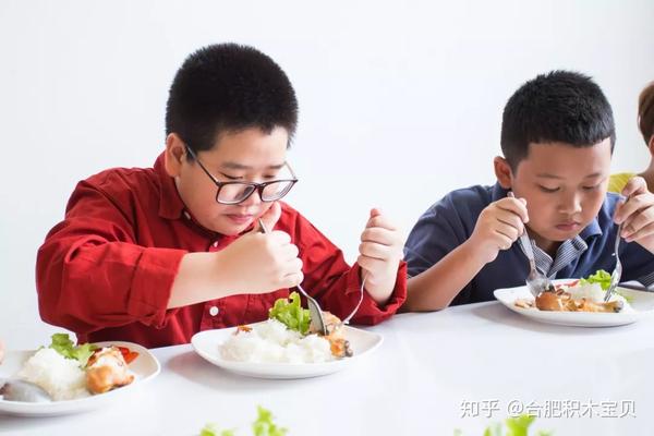 【积木宝贝分享】学费12万的学校竟给孩子吃腐烂食物