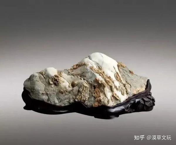 白灵璧石是天然的吗?还是有人工修饰过?
