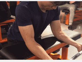 4,锤式弯举/曲杆弯举 5,牧师凳弯举/哑铃集中弯举 肱三头肌锻炼动作