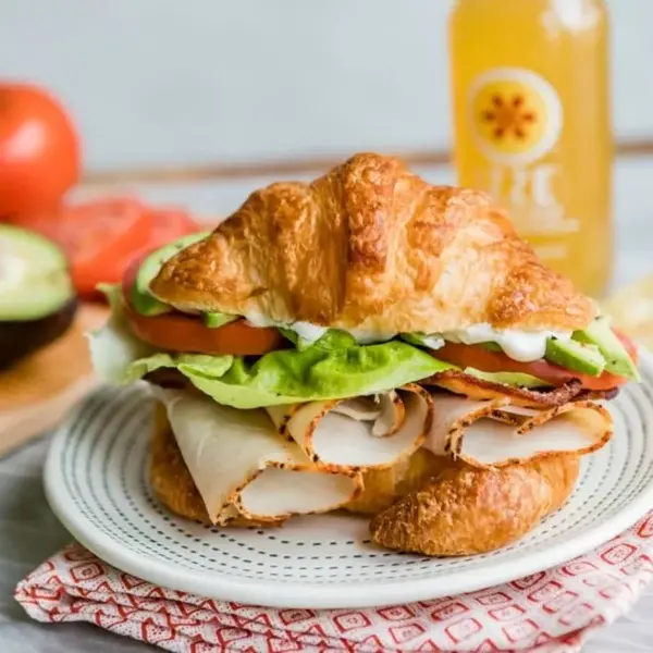 牛角形的croissant sandwich (可颂三明治)