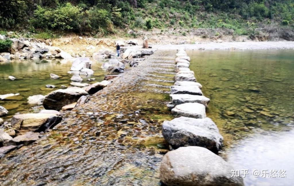 鲤鱼渡;第一渡,水礁渡;盐帮古道在这段沿溪而行,因山势影响从大溪两岸