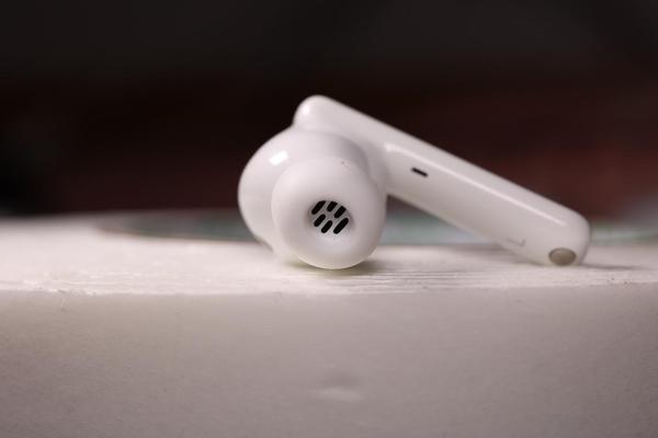 低延迟的主动降噪tws耳机实测 荣耀earbuds 2 se真实上手体验