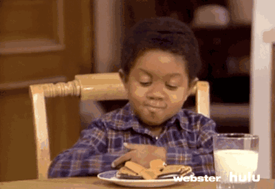 而且这种节食减肥,会降低你的基础代谢率,让你复胖得很厉害!