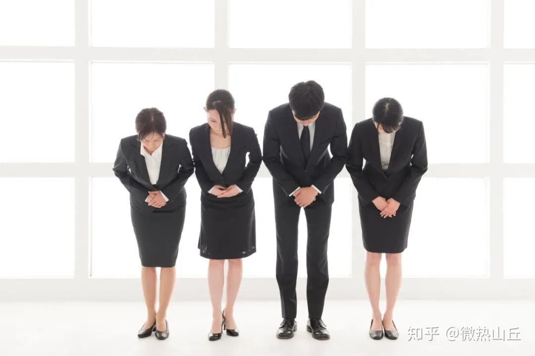 日本的鞠躬礼仪