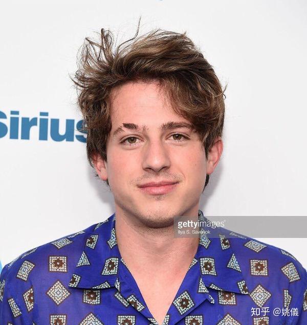 断眉charlie puth?