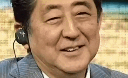 2,不要瞪圆了眼睛看别人,这很不礼貌.