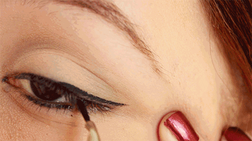 眼线睫毛膏卸妆油怎么做才能将眼部伤害降到最小