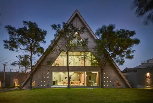 他花6年造一栋三角形别墅业界惊叹这样的房子100年也不过时