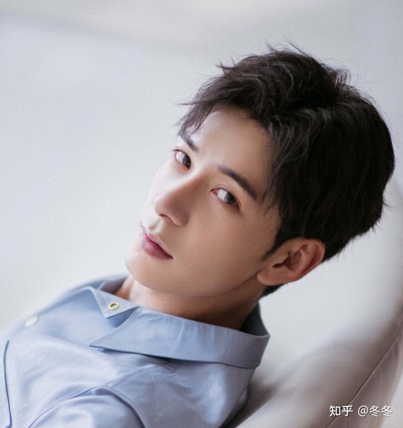 你认为娱乐圈男星颜值天花板是谁