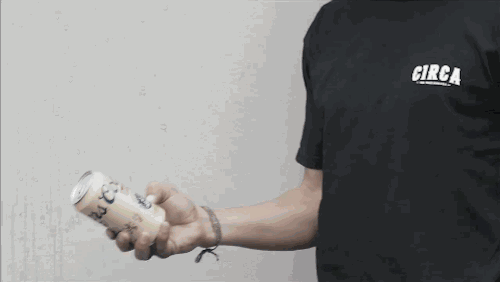 派对的话,你最好在去之前拿一把刀,绝不是要用于自卫,而是因为shotgun