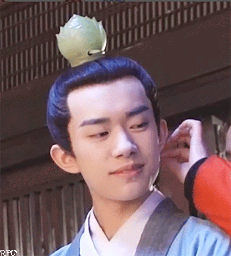 易烊千玺你还记得你前面啥样吗↓呜呜呜~ 归根结底啊,还是爱豆争气