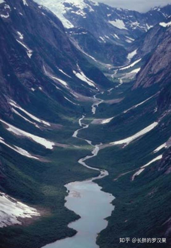 阿拉斯加汤加斯国家森林的u形冰川峡谷