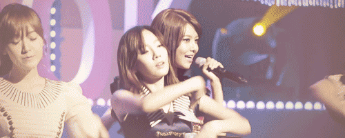 为什么少女时代taessica(泰西)关系会变的那么僵,明明