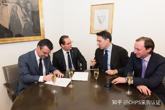 他们和客户谈生意只需要弄清产品描述,包装之类的事宜就可以了.