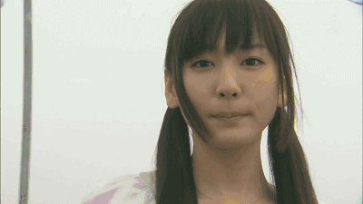 之后我老婆的长发发型保持了很久,双马尾笑颜成为经典,被称为gakki
