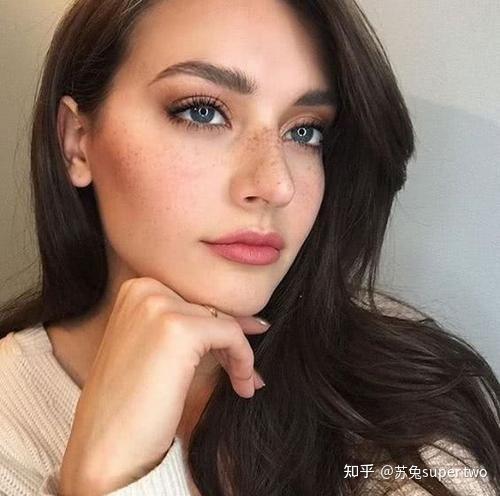 如何看待清华美院走秀的模特全是眯眯眼文化自信去哪儿了