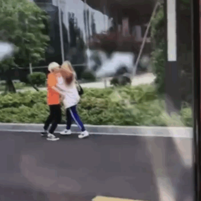 如何评价sunnee杨芸晴?