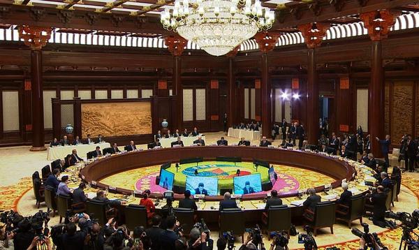 国际会议采取"圆桌"的目的让人敬佩,因为日韩曾在现场