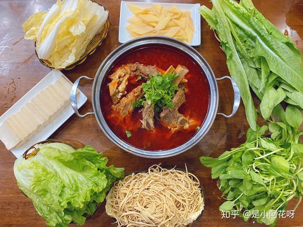 一个人也可惬意享用火锅秘制龙骨锅大口吃肉营养丰富超nice