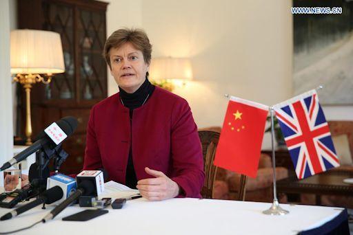 英国驻华大使刚刚宣布不会跟随美澳限制中国人入境反对针对中国公民的