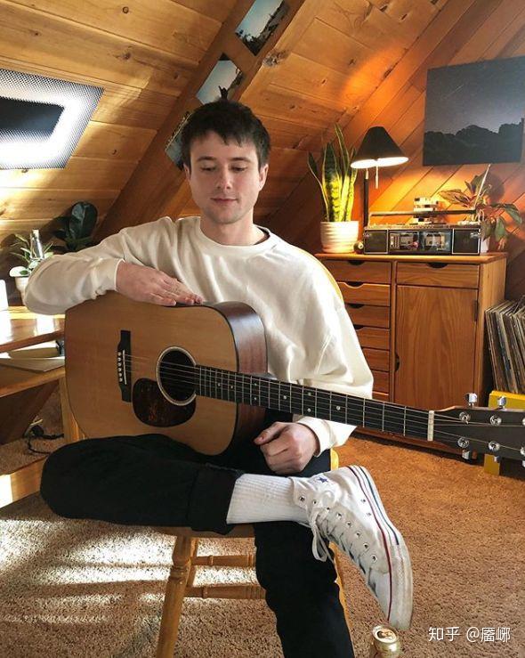 如何评价歌手alecbenjamin