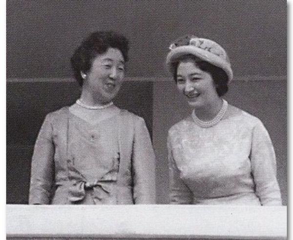 美智子与她婆婆,当时的香淳皇后