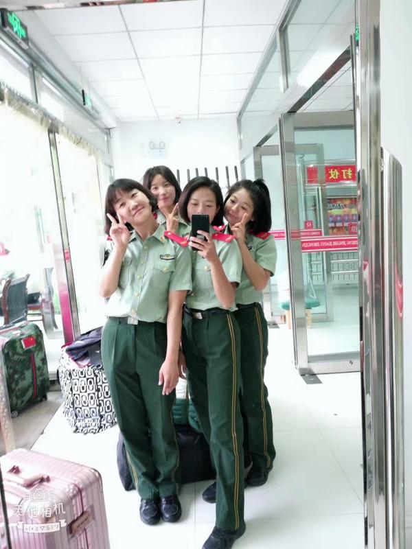 当兵时在部队找个女兵女朋友是什么体验?