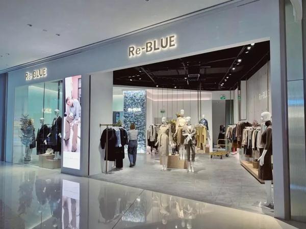 10月1日,深圳卓悦汇迎来了re-blue第一家深圳店,光从门头就已经能够