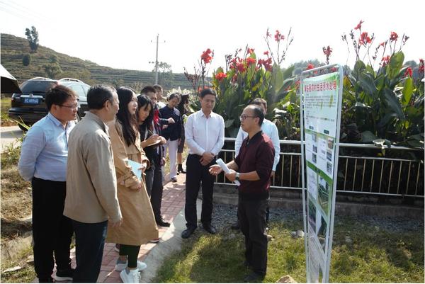 期间,采访调研组一行先后到县旅游集散中心,双溪镇,宝峰镇,中源乡,仁