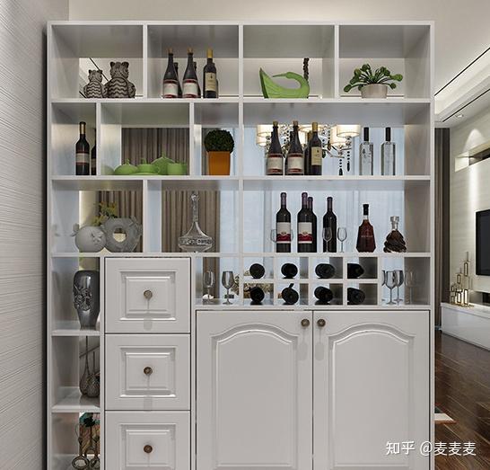 l型酒柜 利用墙角的空间做成的,在空间的利用上比直型要好.