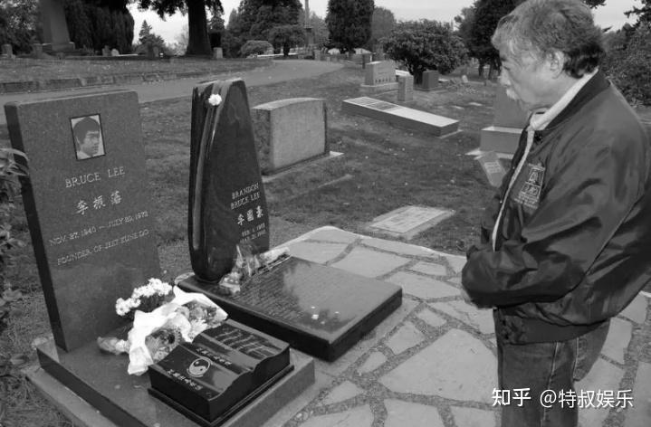 2021开年逝世的七位名人,孙侨潞猝死,李小龙的"守墓人