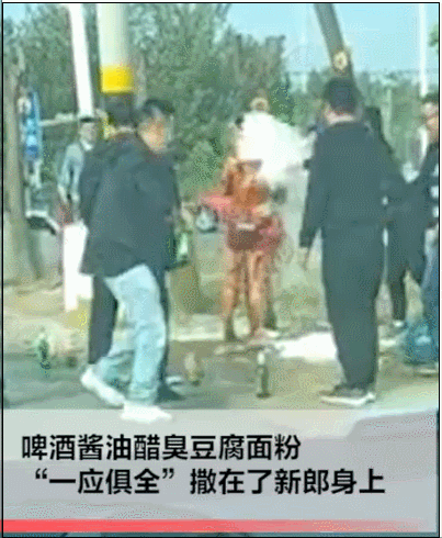 当然,婚礼中的高危群体,非伴娘莫属.