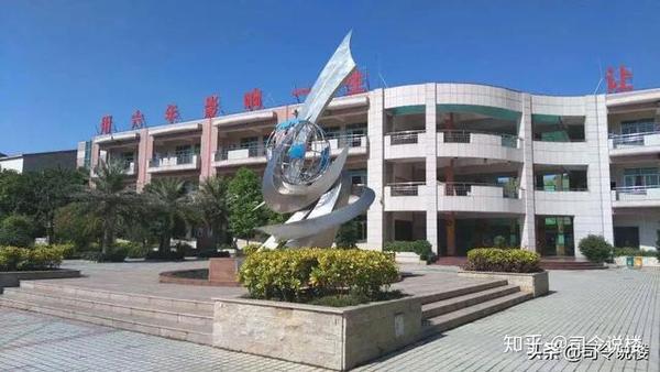 按照计划,九小新校区将设置36个班,提供近1620个学位,比如在售的普君