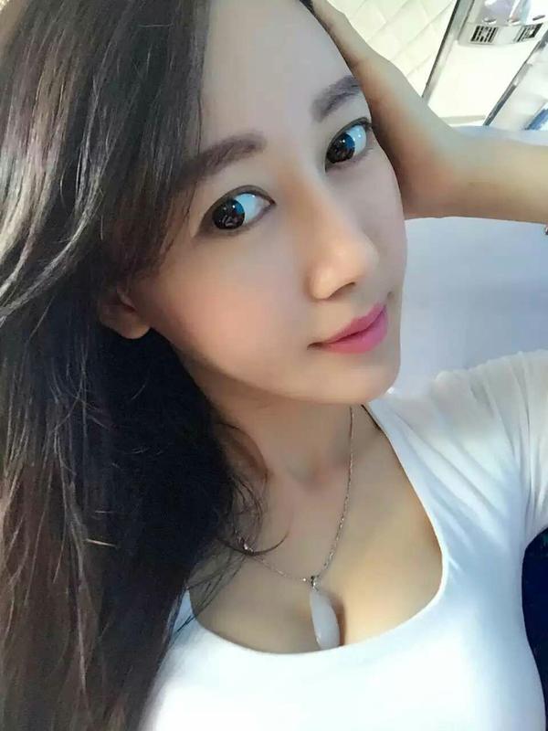 你见过最漂亮的女生长什么样?