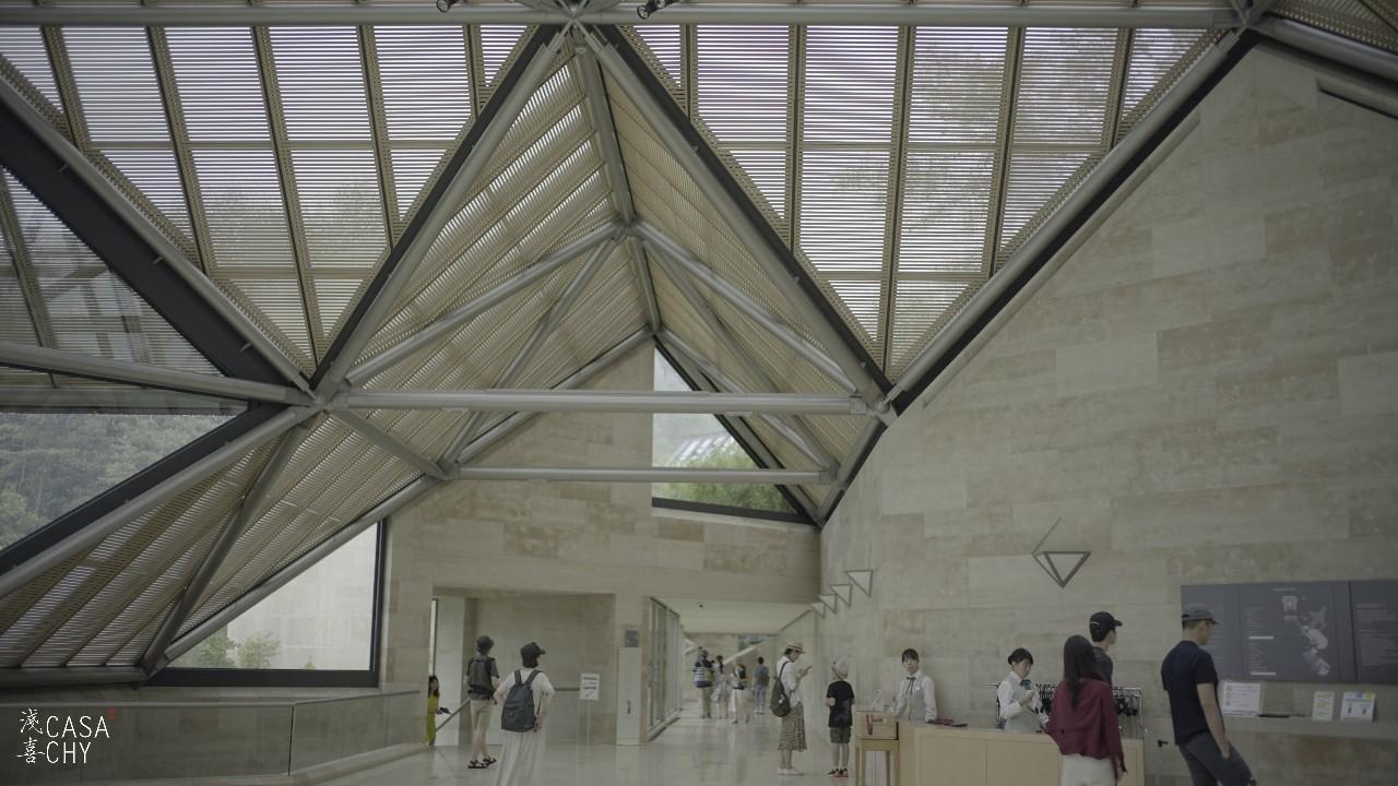 惊艳了日本人中国原创设计品牌破天荒首次进入贝聿铭设计的美秀博物馆