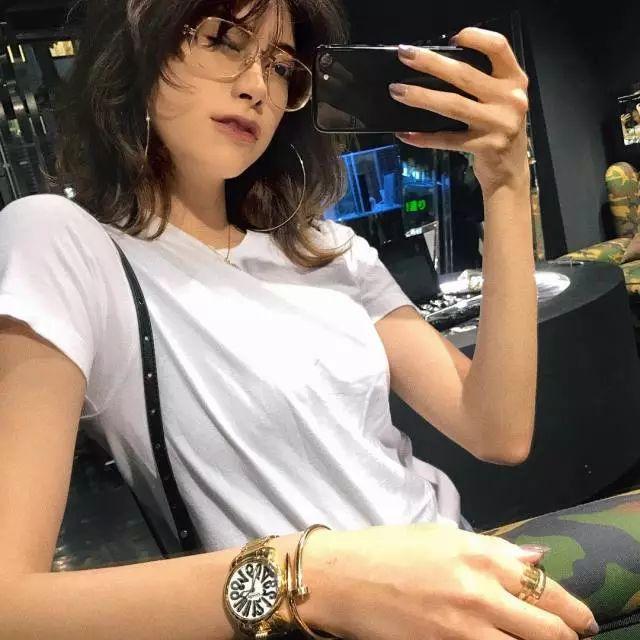 取代真木阳子成为anessa最新广告女主日版卡戴珊家族千金的完美人生