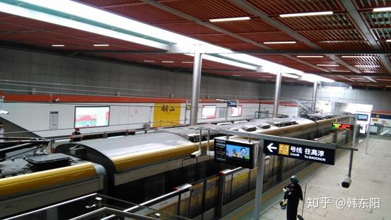 将继续向难以企及的远方飞驰:停靠在铜山站的南京s9列车