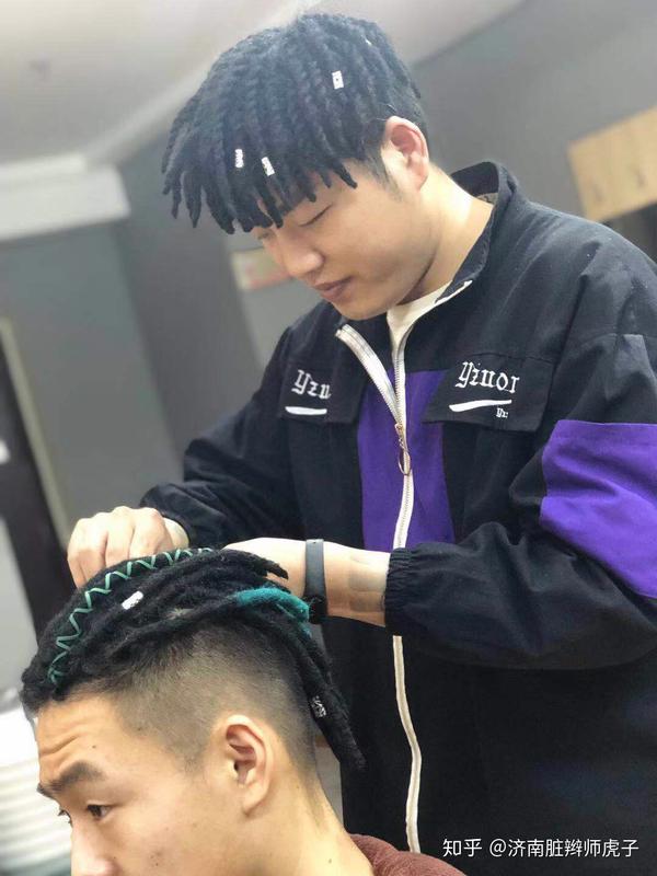 艾福杰尼脏辫有多长啊?