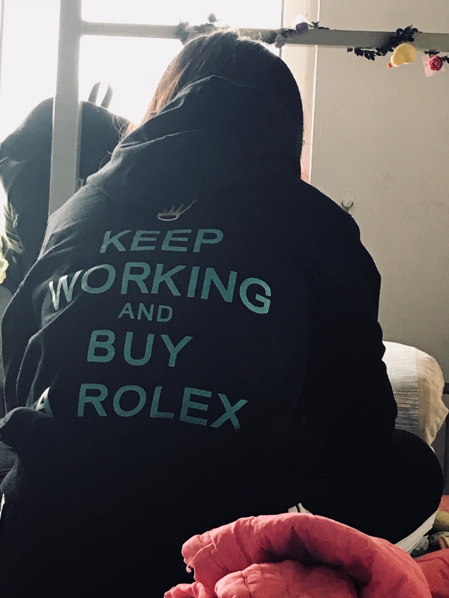 keep working and buy   rolex刚爬起来就看见这样的一幕哈哈哈哈哈哈