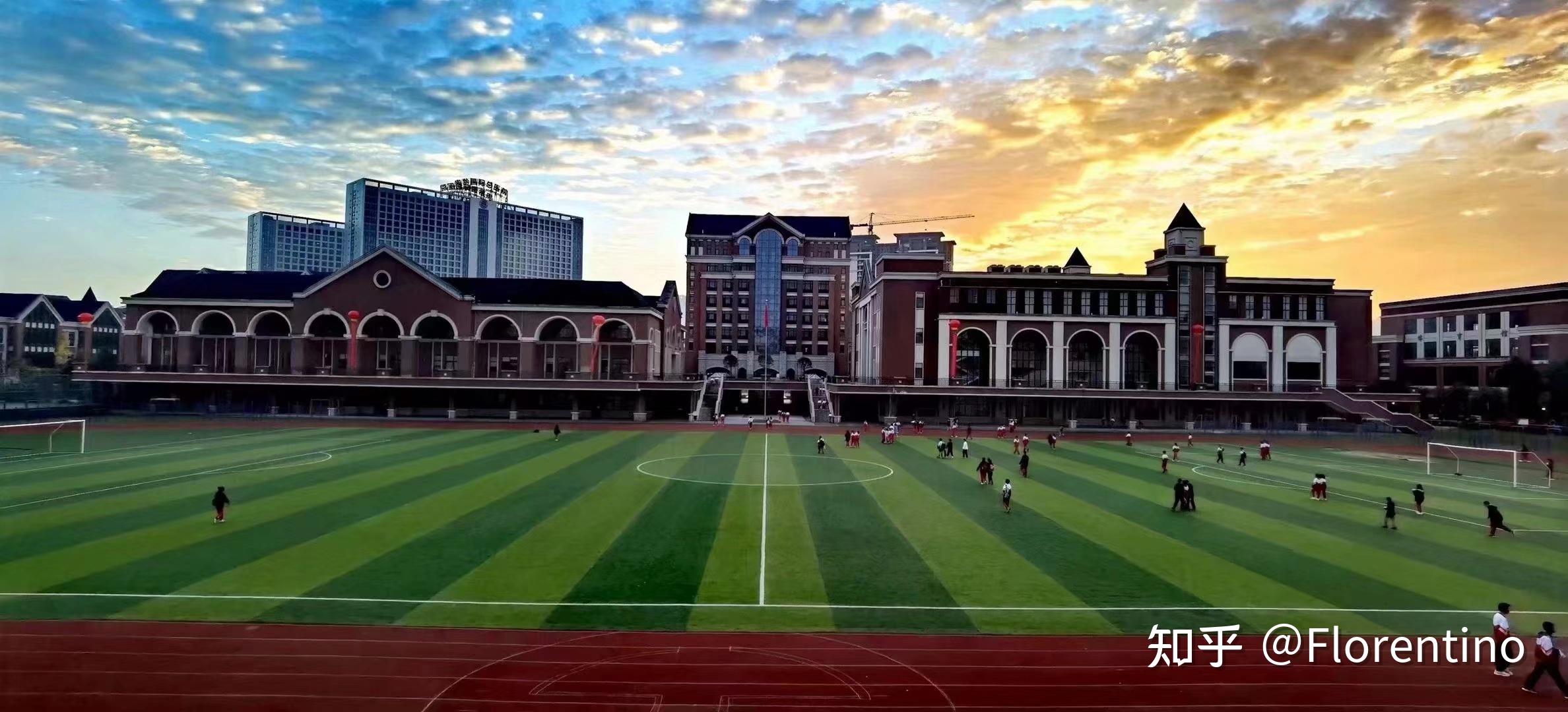 贵阳乐湾国际学校复读班好不好?老师严格要求学生吗?