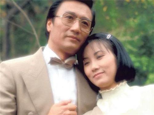 1978年,谢贤拍摄了他进入tvb的第一部电视剧《萧十一郎》,谢贤饰演男