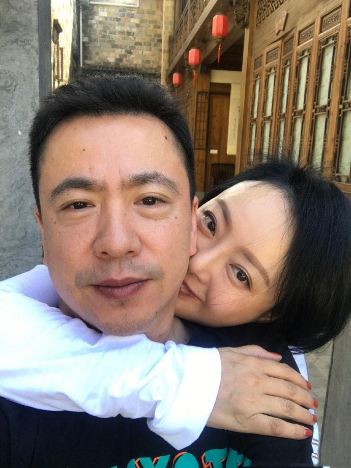 华谊总裁王中磊与老婆结婚25周年合照秀恩爱,弟弟越来越像爸爸 知乎