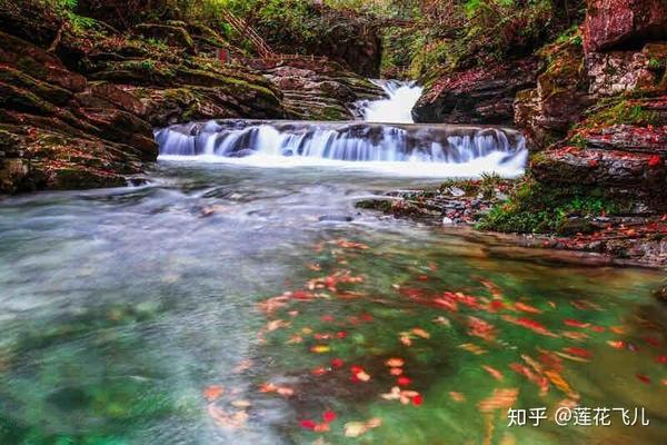 深秋去安康岚皋游南宫山 赏小九寨千层河景区