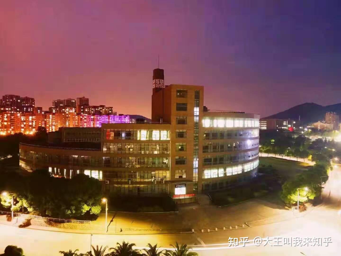 武汉工程科技学院怎么样?专科和本科一个校区吗?