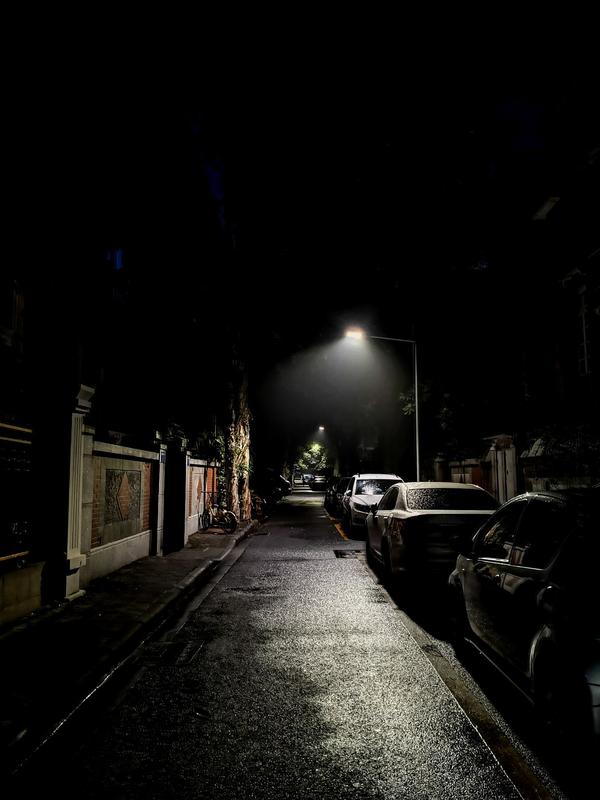雨夜回家路上.