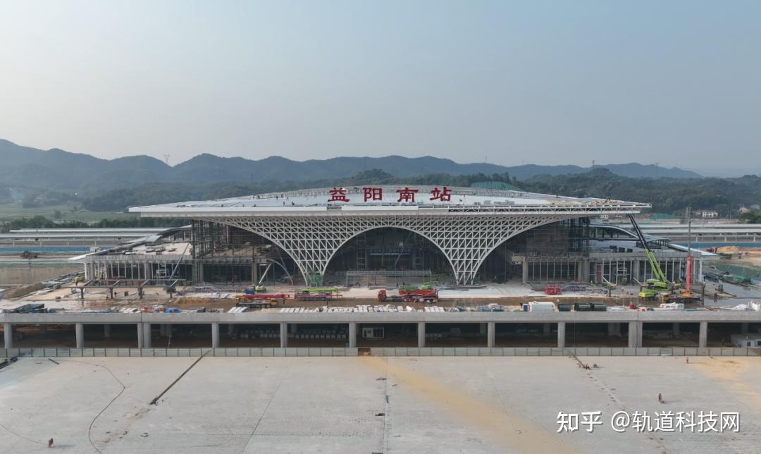 宁乡西站▲长沙西站▲常益长高铁益长段共设益阳南,宁乡西和长沙西3