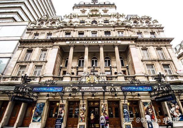 西区剧院众多,在西区中心盘踞着大大小小40个剧院,伦敦人直白的称呼