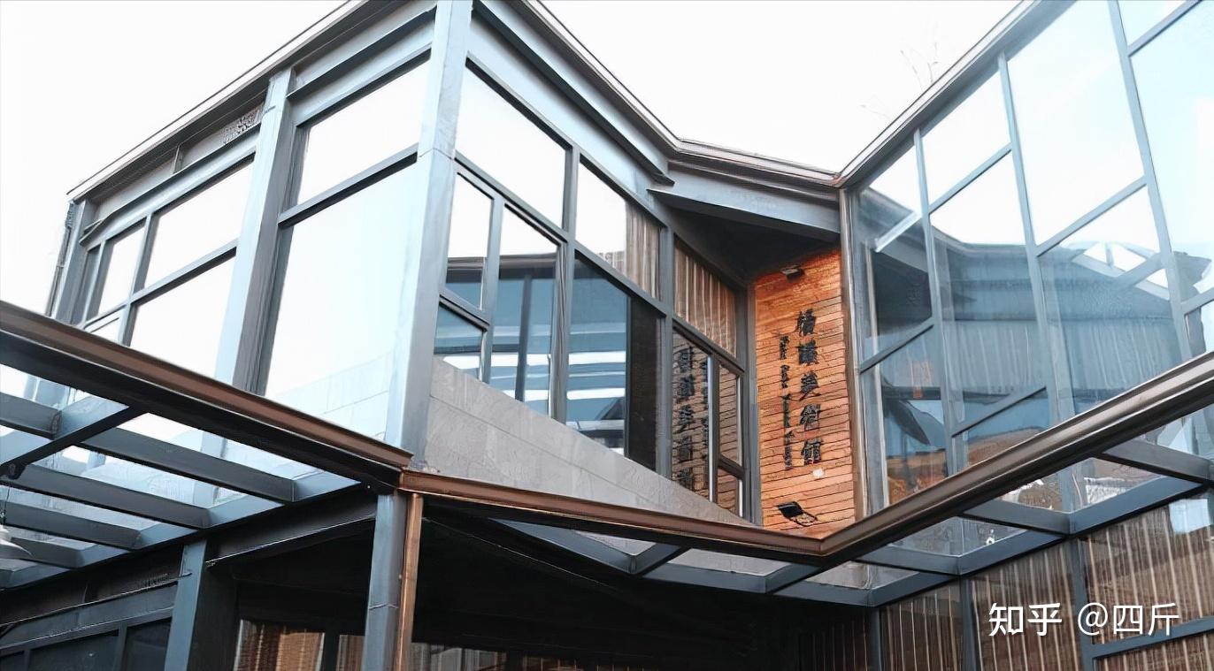 杨议7000万违建豪宅被拆除,现场挖掘机清理垃圾,三层别墅成废墟